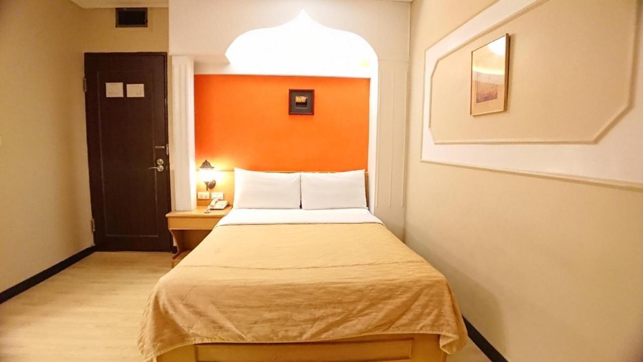 Yes Hotel Chiayi City Exterior photo